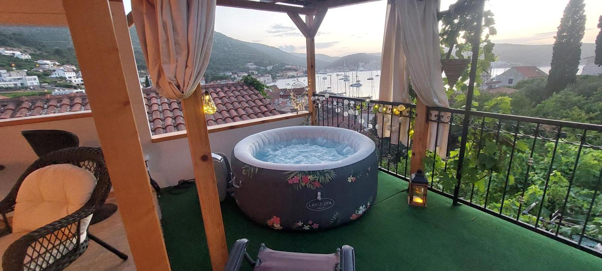 Panoramic View With Jacuzzi Apartment Vis Exterior photo