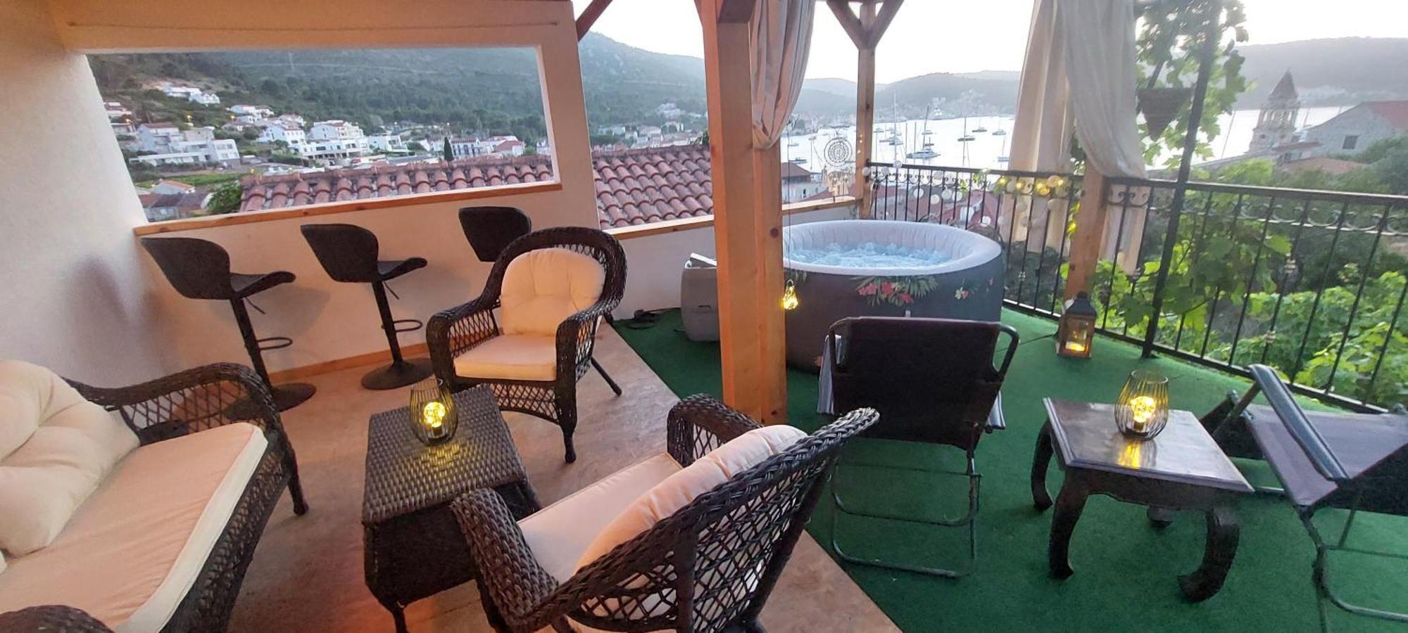 Panoramic View With Jacuzzi Apartment Vis Exterior photo